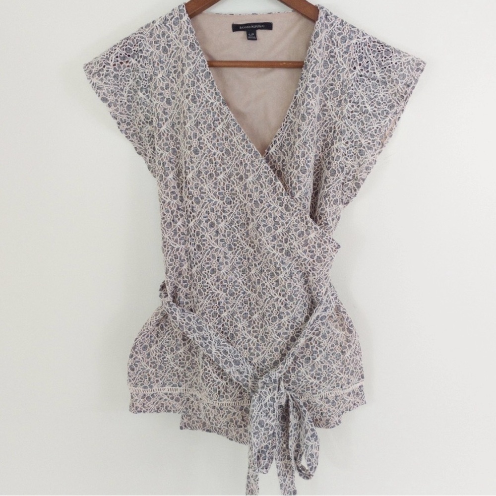 Banana Republic Short Sleeve Wrap Top Size Small